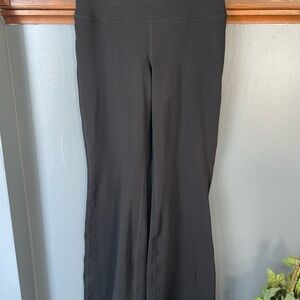 Gilly Hicks Black Go Recharge Flare Leggings M‎